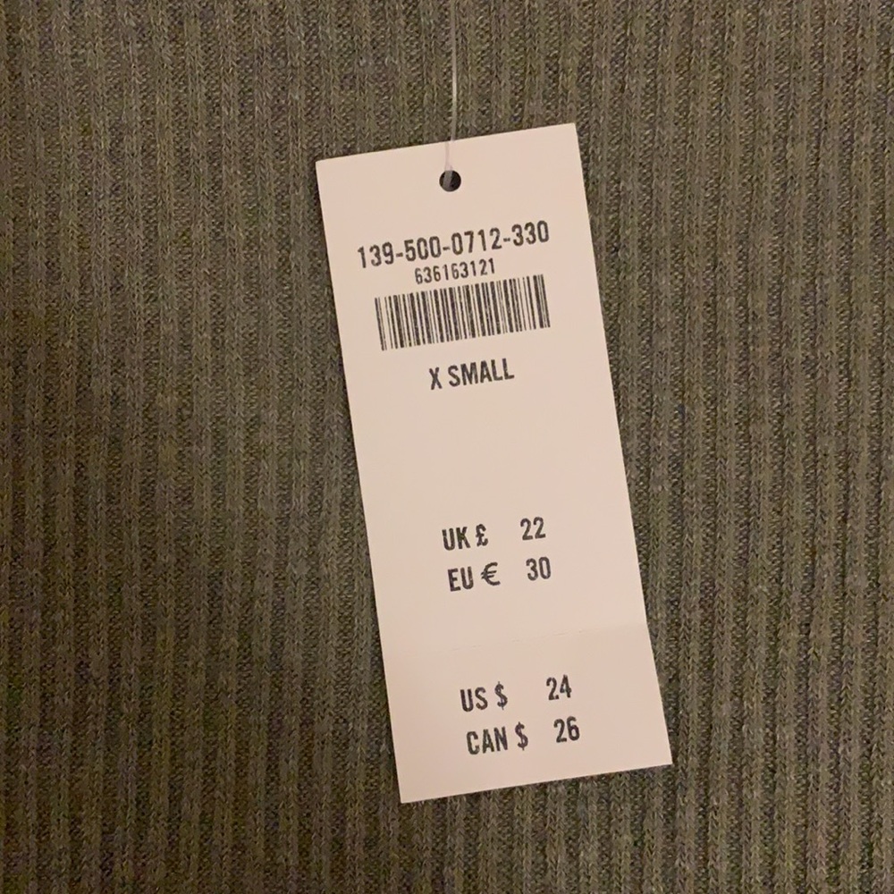 A&F tee - Picture 3 of 5